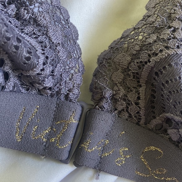 VICTORIA’s SECRET Lacy Purple Bralette - Size M - Picture 5 of 5